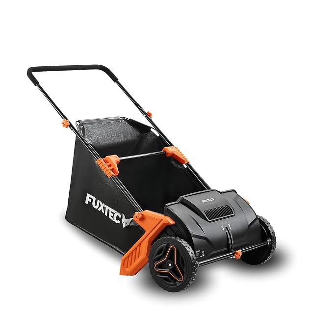 FUXTEC FX-LS52 manual lawn sweeper with a 530 mm working width