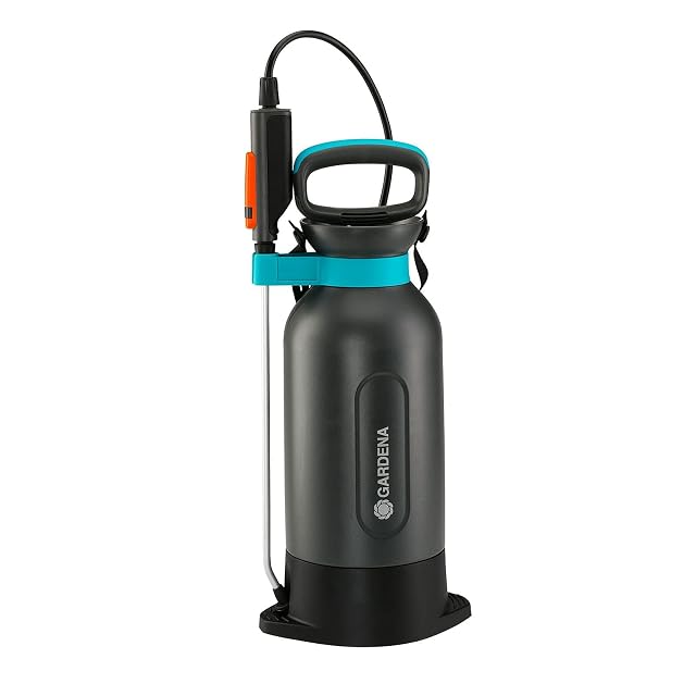 Gardena Comfort five litre pressure sprayer with step plate and strap